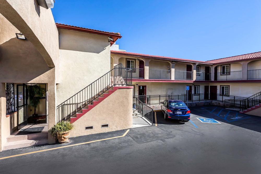 Econo Lodge Long Beach I-405 Екстер'єр фото