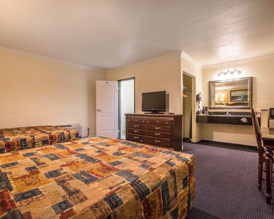 Econo Lodge Long Beach I-405 Екстер'єр фото