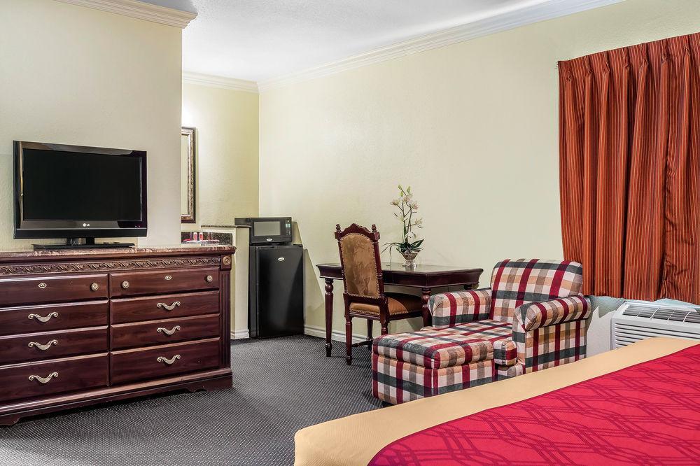 Econo Lodge Long Beach I-405 Екстер'єр фото