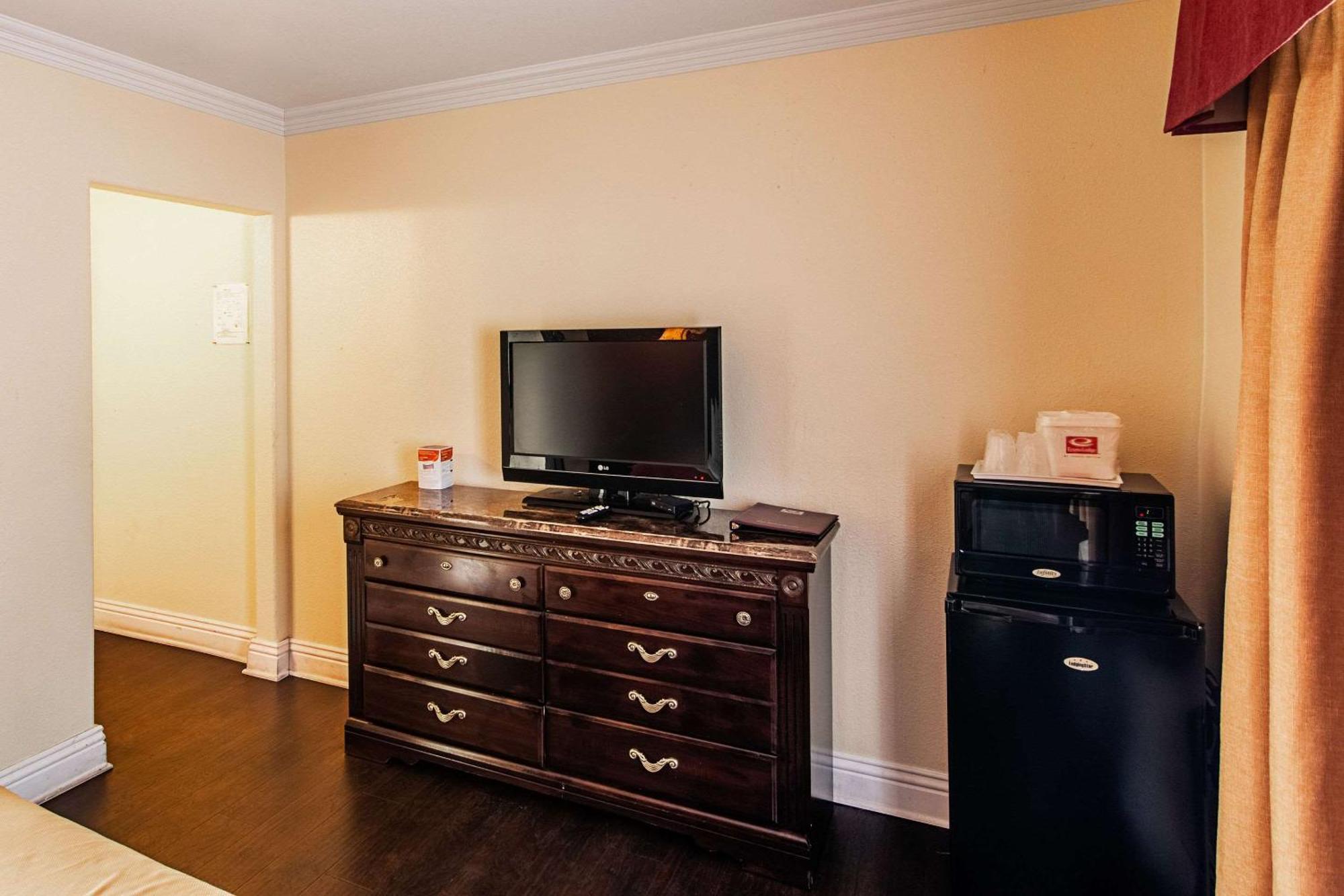 Econo Lodge Long Beach I-405 Екстер'єр фото